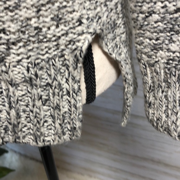 Tillys Full Tilt Knit Sweater - Picture 4 of 5